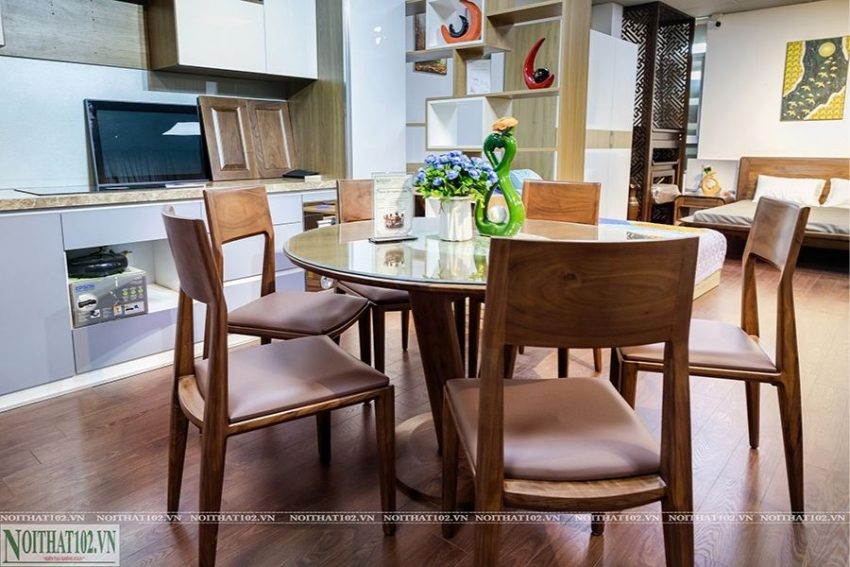 Chi tiết thiết kế chân bàn và vân gỗ mặt bàn ăn tròn BTR01 6 ghế